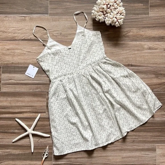 🌴🔆O’NEILL- VIVETTE DRESS🔆🌴 - Picture 11 of 12